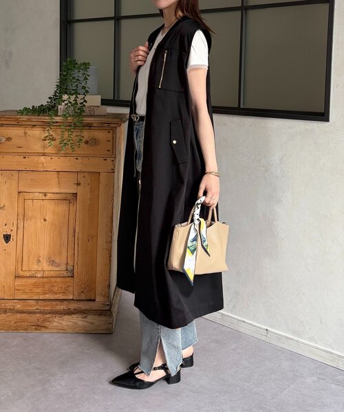 Thevon(ゼボン)の「スカーフ付き2WAYボストンバッグ(トートバッグ・レディース・ブラウン/ブラック系その他/アイボリー/ブラック・FREE)」の7枚目の写真