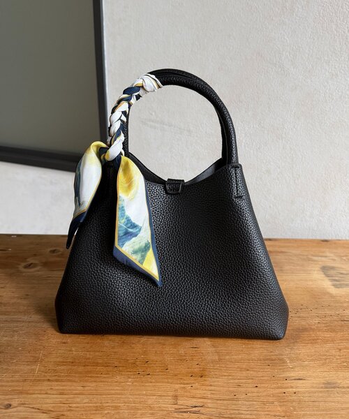 Thevon(ゼボン)の「スカーフ付き2WAYボストンバッグ(トートバッグ・レディース・ブラウン/ブラック系その他/アイボリー/ブラック・FREE)」の15枚目の写真