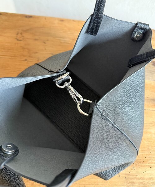 Thevon(ゼボン)の「スカーフ付き2WAYボストンバッグ(トートバッグ・レディース・ブラウン/ブラック系その他/アイボリー/ブラック・FREE)」の20枚目の写真