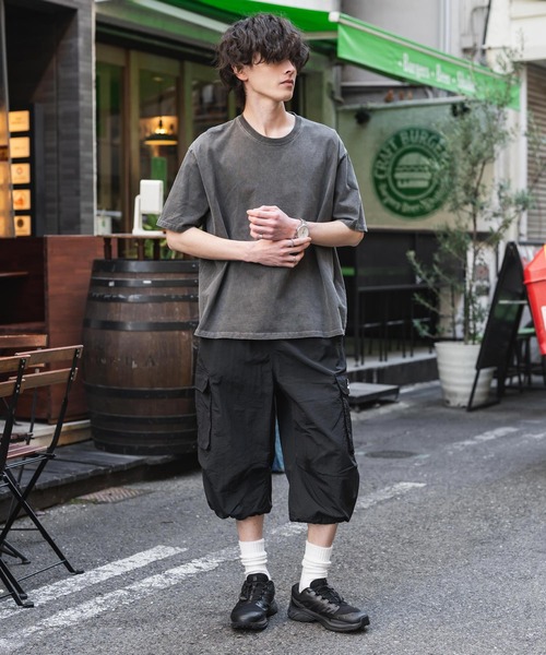 UMBRO（アンブロ）の「UMBRO アンブロ 別注コラボ 膝下丈 ワンポイントロゴ刺繍ナイロンワイドカーゴハーフパンツ（カーゴパンツ・メンズ・チャコール/ネイビー/ブラック・M/XL/L）」の7枚目の写真