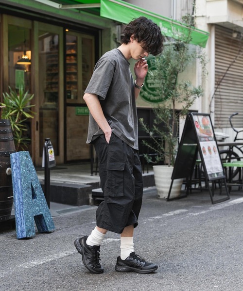 UMBRO（アンブロ）の「UMBRO アンブロ 別注コラボ 膝下丈 ワンポイントロゴ刺繍ナイロンワイドカーゴハーフパンツ（カーゴパンツ・メンズ・チャコール/ネイビー/ブラック・M/XL/L）」の9枚目の写真