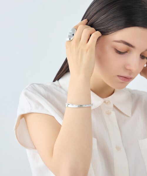 ete（エテ）の「【先行予約】 [ウィーヴ] ウェーブ バングル（バングル/リストバンド・レディース・シルバー・FREE）」の4枚目の写真