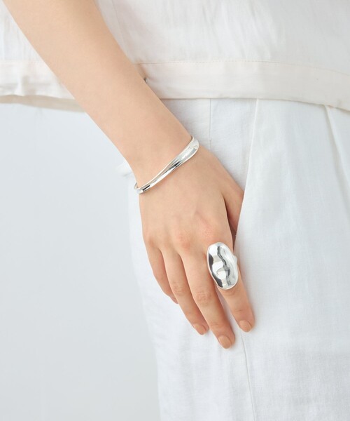 ete（エテ）の「【先行予約】 [ウィーヴ] ウェーブ バングル（バングル/リストバンド・レディース・シルバー・FREE）」の5枚目の写真