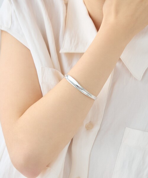 ete（エテ）の「【先行予約】 [ウィーヴ] ウェーブ バングル（バングル/リストバンド・レディース・シルバー・FREE）」の6枚目の写真
