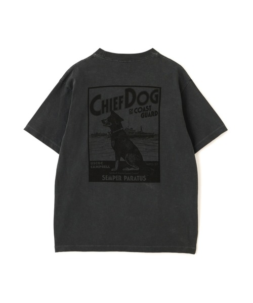 AVIREX（アヴィレックス）の「CHIEF DOG SLUB T-SHIRT / チーフドッグ スラブ Tシャツ / AVIREX / アヴィレックス（Tシャツ/カットソー・メンズ・キナリ/チャコール・XX-LARGE/LARGE/X-LARGE/MEDIUM）」の2枚目の写真