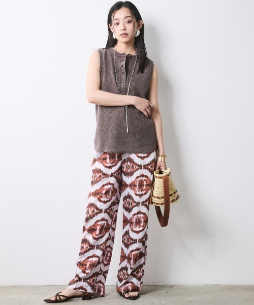 CHIC STYLE（シックスタイル）の「ヘンリーネックタンクトップ＜大きいサイズ有＞シックスタイル（キャミソール・レディース・スミクロ/ブラウン・5L/4L/3L/LL/L/M）」の5枚目の写真