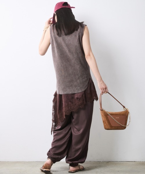 CHIC STYLE（シックスタイル）の「ヘンリーネックタンクトップ＜大きいサイズ有＞シックスタイル（キャミソール・レディース・スミクロ/ブラウン・5L/4L/3L/LL/L/M）」の14枚目の写真