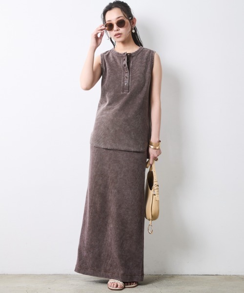 CHIC STYLE（シックスタイル）の「ヘンリーネックタンクトップ＜大きいサイズ有＞シックスタイル（キャミソール・レディース・スミクロ/ブラウン・5L/4L/3L/LL/L/M）」の16枚目の写真