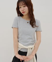 【umm.】ロゴプレート半袖Tシャツ