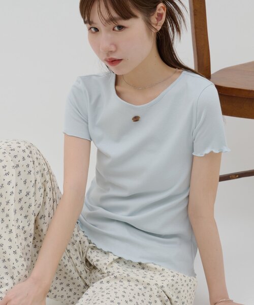 DISCOAT（ディスコート）の「【umm.】ロゴプレート半袖Tシャツ（Tシャツ/カットソー・レディース・サックスブルー/アイボリー/グレー・FREE）」の3枚目の写真