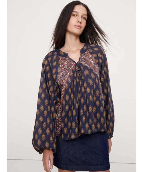 Banana Republic(バナナリパブリック)の「軽量コットン スプリットネックトップ(シャツ/ブラウス・レディース・ブルー/ブラック・XS/S/M/L)」の1枚目の写真