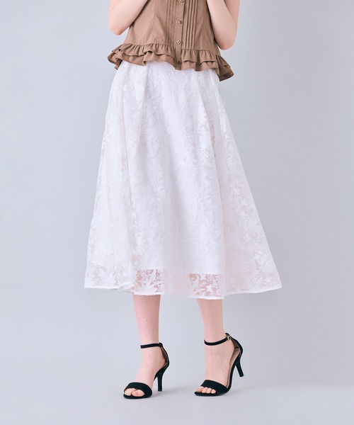 Audie a Muses(オーディアミューズ)の「刺繍レースタックボリュームスカート(スカート・レディース・ブラック/オフホワイト・38/42)」の11枚目の写真