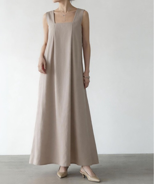 MAISON DE THERESE(メゾン ド テレーズ)の「サロペット ボリューム感 ギャザーロングワンピース(ワンピース・レディース・ブラック/グレイッシュベージュ・FREE)」の1枚目の写真