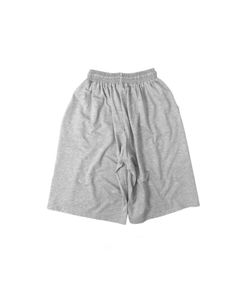 MATU:TA（マトゥータ）の「【実は超使える！？】リベットカモバミューダパンツ / バミューダ スウェット オーバーサイズ カモ柄 迷彩 ハーフパンツ 短パン コットン 綿 ストリート 韓国ストリート 着回し ウエストゴム 2カラー ブラック グレー フリーサイズ（スウェットパンツ・レディース・ブラック/グレー・FREE）」の16枚目の写真