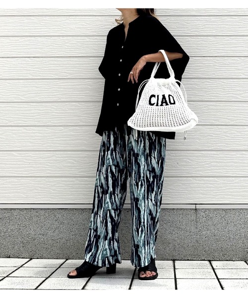 Q(キュー)の「メッセージラメニット2wayバッグ(ハンドバッグ・レディース・ホワイト/シルバー・ONE SIZE)」の13枚目の写真