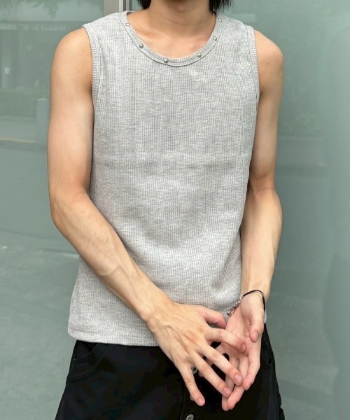 Never mind the XU / Chikashitsu+(ネバーマインド ザ エックスユー / チカシツプラス)の「【nmtc+】Studded Rib Tank Top / 【エヌエムティーシープラス】スタッズリブタンクトップ(タンクトップ・メンズ・ブラック/ホワイト/グレー・ONE SIZE)」の18枚目の写真