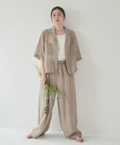 hunch(ハンチ)の「ツヤシアー 裾ドロスト開襟カラーシャツ(シャツ/ブラウス・レディース・サンドベージュ/ダークパープル/ダークネイビー・FREE)」の11枚目の写真