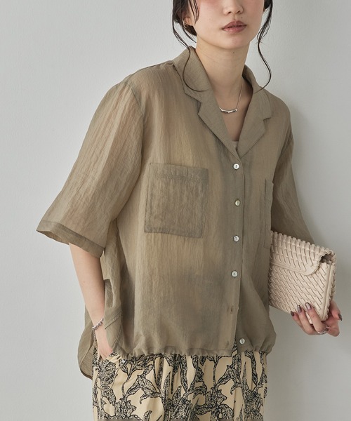 hunch(ハンチ)の「ツヤシアー 裾ドロスト開襟カラーシャツ(シャツ/ブラウス・レディース・サンドベージュ/ダークパープル/ダークネイビー・FREE)」の12枚目の写真