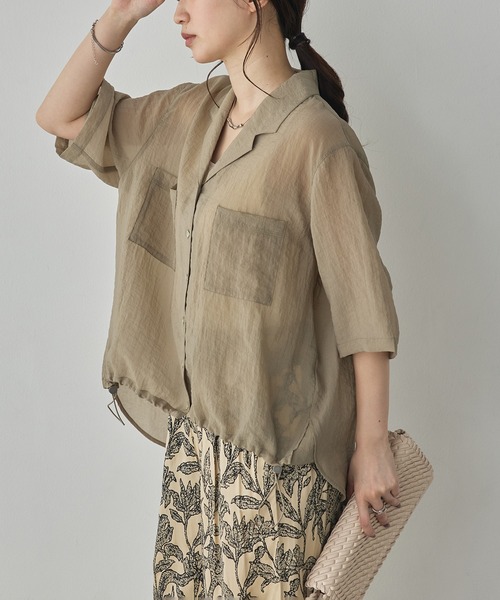hunch(ハンチ)の「ツヤシアー 裾ドロスト開襟カラーシャツ(シャツ/ブラウス・レディース・サンドベージュ/ダークパープル/ダークネイビー・FREE)」の14枚目の写真
