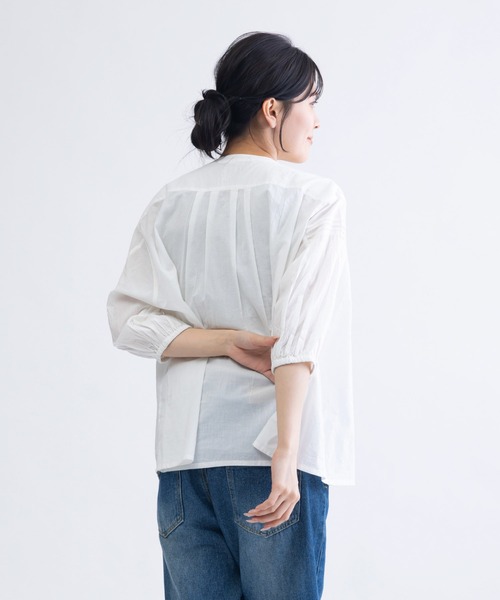MARAI(マーライ)の「7分袖タックブラウス コットン100%(シャツ/ブラウス・レディース・ブラック/ブルー/アイボリー・フリー)」の6枚目の写真