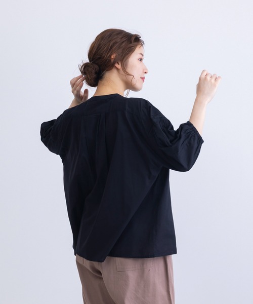 MARAI(マーライ)の「7分袖タックブラウス コットン100%(シャツ/ブラウス・レディース・ブラック/ブルー/アイボリー・フリー)」の14枚目の写真