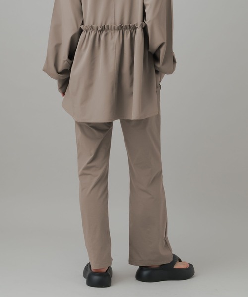 LAKOLE（ラコレ）の「ラッシュガードスリットパンツ / 694217（ラッシュガード・レディース・モカ/ブラック・MEDIUM/LARGE）」の10枚目の写真