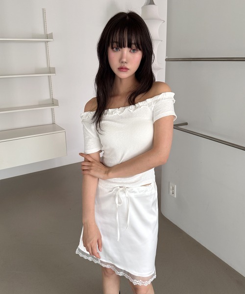 4INT.(フォイント)の「フリル シャーリング ワン オフショルダー 半袖 Tシャツ(Tシャツ/カットソー・レディース・ミント/ホワイト/ブラック/グレー・FREE)」の11枚目の写真