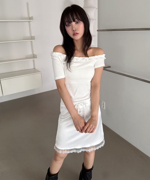 4INT.(フォイント)の「フリル シャーリング ワン オフショルダー 半袖 Tシャツ(Tシャツ/カットソー・レディース・ミント/ホワイト/ブラック/グレー・FREE)」の12枚目の写真
