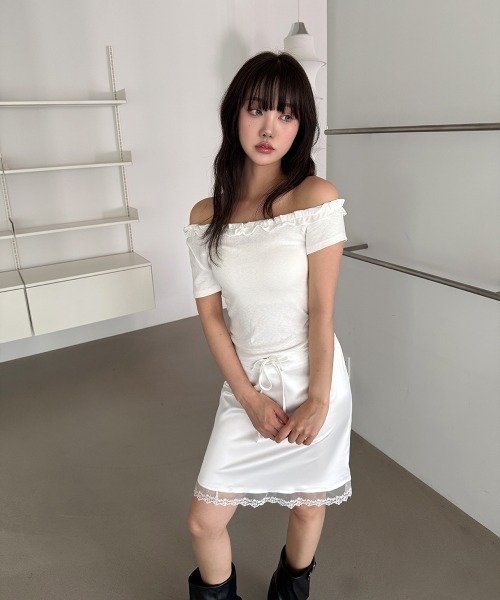 4INT.(フォイント)の「フリル シャーリング ワン オフショルダー 半袖 Tシャツ(Tシャツ/カットソー・レディース・ミント/ホワイト/ブラック/グレー・FREE)」の13枚目の写真