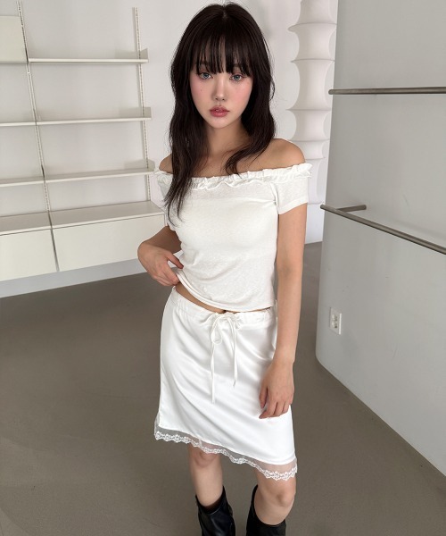 4INT.(フォイント)の「フリル シャーリング ワン オフショルダー 半袖 Tシャツ(Tシャツ/カットソー・レディース・ミント/ホワイト/ブラック/グレー・FREE)」の14枚目の写真