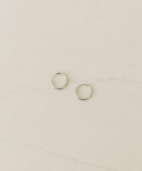 SMELLY(スメリー)の「ステンレスフープピアス13mm(ピアス(両耳用)・レディース・シルバー/ゴールド・-)」の13枚目の写真