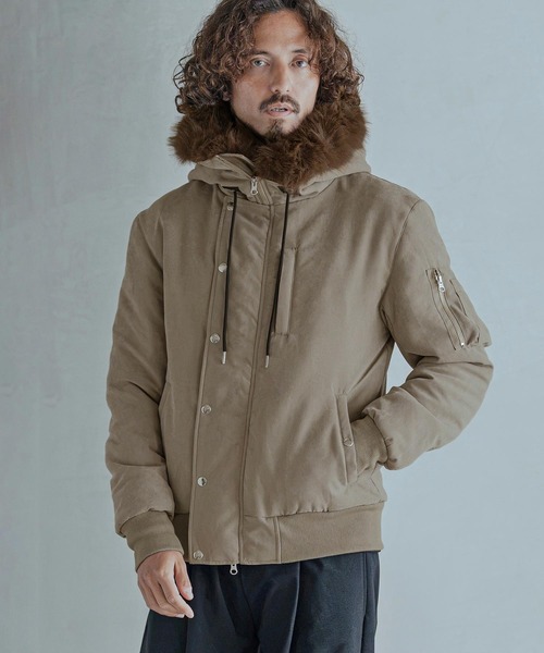 Magine(マージン)の「mj11742-Peach Skin Faux Fur Hooded Blouson ファーフードブルゾン(MGN-263-011)(ブルゾン・メンズ・ブラック/ベージュ/オリーブ・44/46/48)」の4枚目の写真