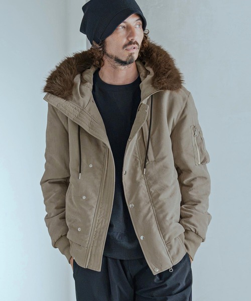 Magine(マージン)の「mj11742-Peach Skin Faux Fur Hooded Blouson ファーフードブルゾン(MGN-263-011)(ブルゾン・メンズ・ブラック/ベージュ/オリーブ・44/46/48)」の5枚目の写真