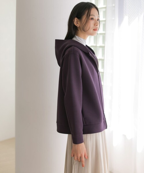 J.PRESS Ladies(J.プレス レディス)の「【季節の変わり目に】ダンボールジャージー ジップアップ パーカー(パーカー・レディース・グレー系/パープル系/ライトグレー系・SMALL)」の4枚目の写真