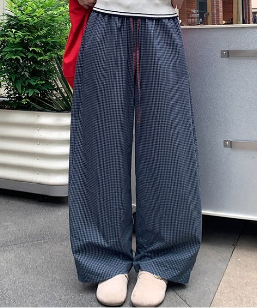 &soiree(アンドソワレ)の「チェックウエストレイヤードイージーワイドパンツ(その他パンツ・レディース・グリーン/ネイビー・SMALL/MEDIUM/LARGE/X-LARGE)」の1枚目の写真