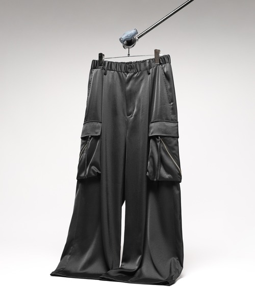 RAGEBLUE(レイジブルー)の「SATIN PARACHUTE CARGO PANTS/サテンパラシュートカーゴパンツ【セットアップ対応】(カーゴパンツ・メンズ・ブラック/グレー系その他・LARGE/MEDIUM)」の1枚目の写真