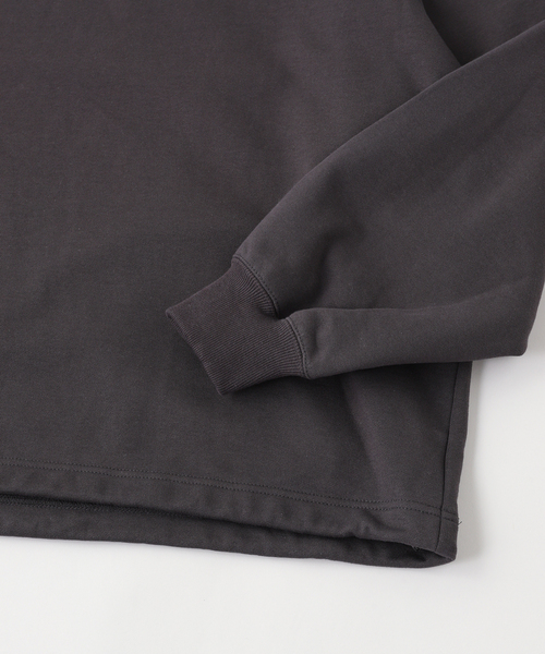 WISM(ウィズム)の「WISM ORIGINAL PRODUCT CREWNECK SWEAT(スウェット・メンズ・チャコールグレー・LARGE/MEDIUM)」の3枚目の写真