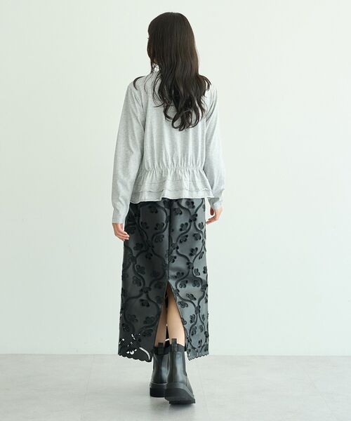 earth music&ecology（アースミュージックアンドエコロジー）の「ビスチェ風シャーリングプルオーバー（Tシャツ/カットソー・レディース・ブラック/カーキ/杢グレー・FREE）」の8枚目の写真