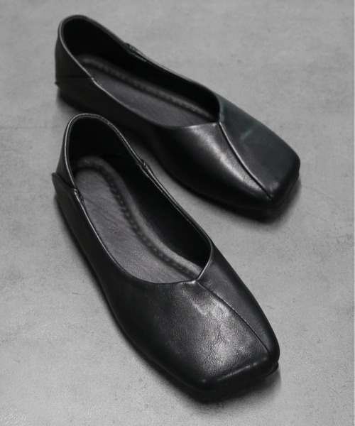 THE CELL.(ザセルドット)の「アシンメトリーシーム スクエアトゥ バブーシュ ASYMMETRIC SEAM SQUARE TOE BABOUCHE(その他シューズ・レディース・ブラウン/ブラック・39/35/37)」の4枚目の写真
