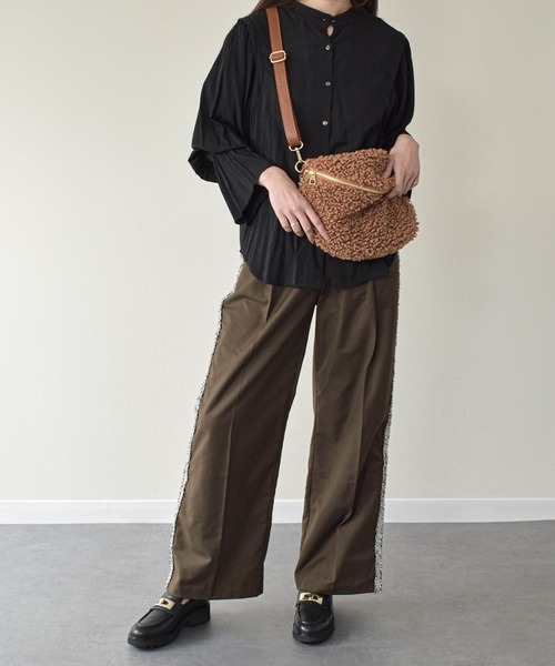 andrea cardone(アンドレアカルドネ)の「【ANDREA CARDONE】ボア ショルダーバッグ(Q66360)(ショルダーバッグ・レディース・ライトブラウン/アイボリー/グレー・ALL)」の10枚目の写真