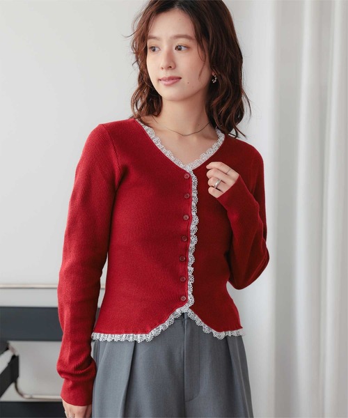 titivate(ティティベイト)の「トリミングレースニットカーディガン(カーディガン/ボレロ・レディース・ネイビー/レッド/チャコール/アイボリー・M/S/L)」の4枚目の写真