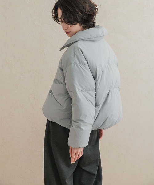 URBAN RESEARCH DOORS(アーバンリサーチドアーズ)の「『一部WEB限定カラー』グリーンダウン撥水ZIPショートブルゾン(ブルゾン・レディース・ブラック/ベージュ系その他/ブルー系その他・FREE)」の22枚目の写真