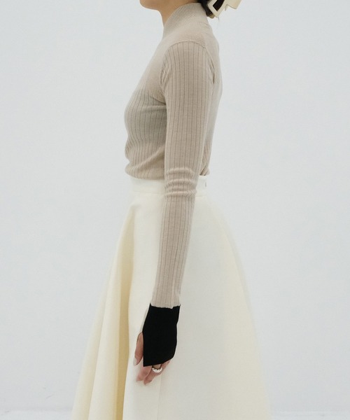 CINOH(チノ)の「【CINOH/チノ】15.5 MICRON WOOL SOFT V-NECK KNIT/ウールソフトVネックニット(ニット/セーター・レディース・ピンク/ベージュ/ダークグレー/ブラック・38)」の18枚目の写真