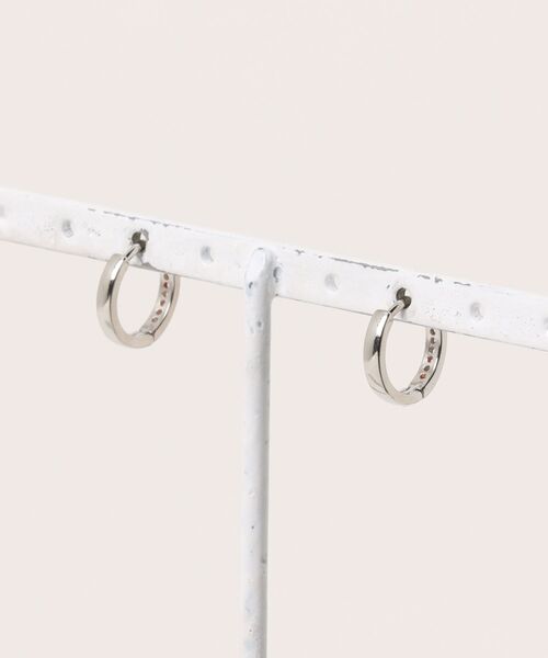 LUGG NAGG(ラグナグ)の「【466924】スターキラキラフープピアス(RZ)(ピアス(両耳用)・レディース・シルバー・FREE)」の4枚目の写真
