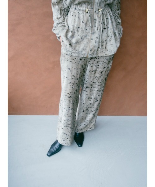 Ruh Dhan(ルーダン)の「Botanical Dye Velour Pants(その他パンツ・レディース・ブラウン/グレー/アイボリー・FREE)」の6枚目の写真