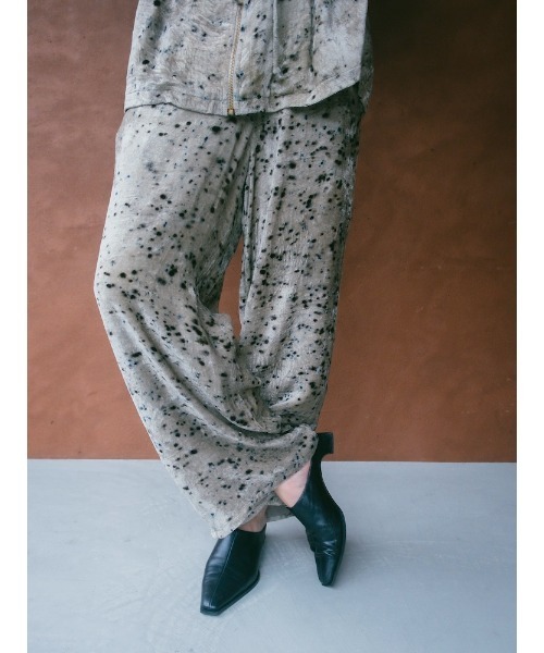 Ruh Dhan(ルーダン)の「Botanical Dye Velour Pants(その他パンツ・レディース・ブラウン/グレー/アイボリー・FREE)」の7枚目の写真