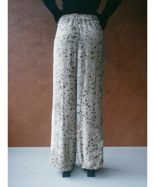 Ruh Dhan(ルーダン)の「Botanical Dye Velour Pants(その他パンツ・レディース・ブラウン/グレー/アイボリー・FREE)」の16枚目の写真