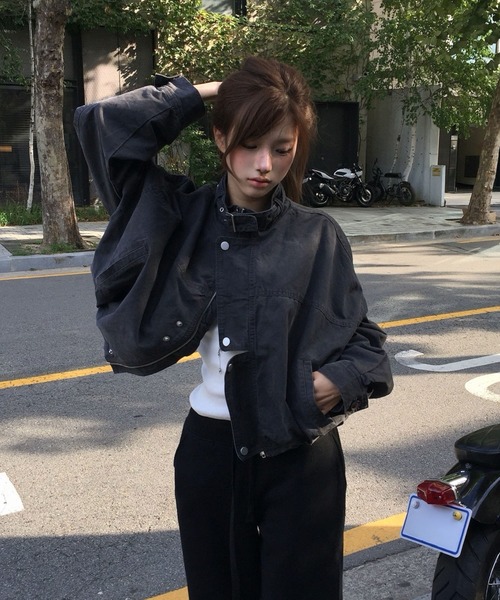 modimood(モディムード)の「MOMU ヴィンテージバックルバルーンクロップドフィールドジャケット(ブルゾン・レディース・チャコール/ベージュ・FREE)」の17枚目の写真