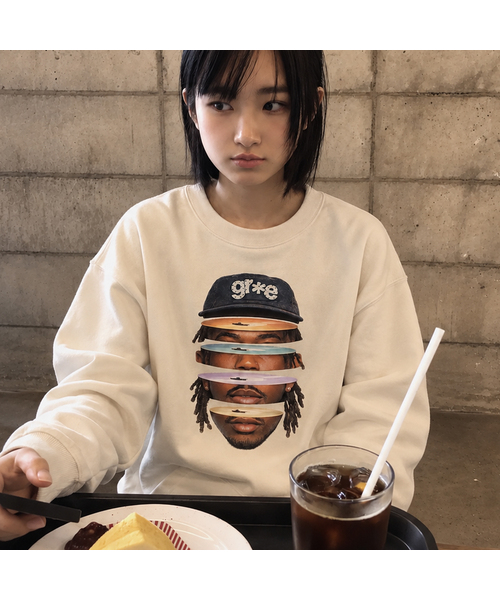 GRAVER ORDINARY（グレイバーオーディナリー）の「[ODNR UNISEX]Face Grae スウェット_4color（スウェット・レディース・ブラック/ネイビー/グレー/クリーム・SMALL/MEDIUM/LARGE）」の3枚目の写真