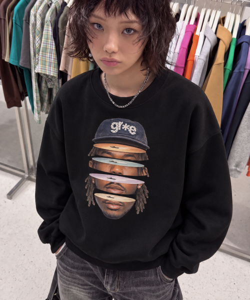 GRAVER ORDINARY（グレイバーオーディナリー）の「[ODNR UNISEX]Face Grae スウェット_4color（スウェット・レディース・ブラック/ネイビー/グレー/クリーム・SMALL/MEDIUM/LARGE）」の12枚目の写真